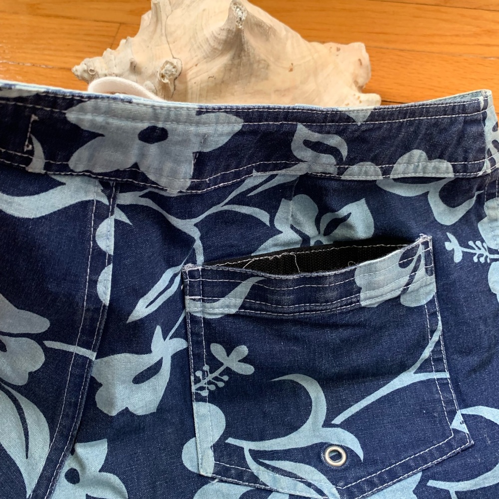 Vintage Honulua Surf 🌊Women’s 🌺 Board Shorts Size 11 Blue Hibiscus Floral - Picture 10 of 12